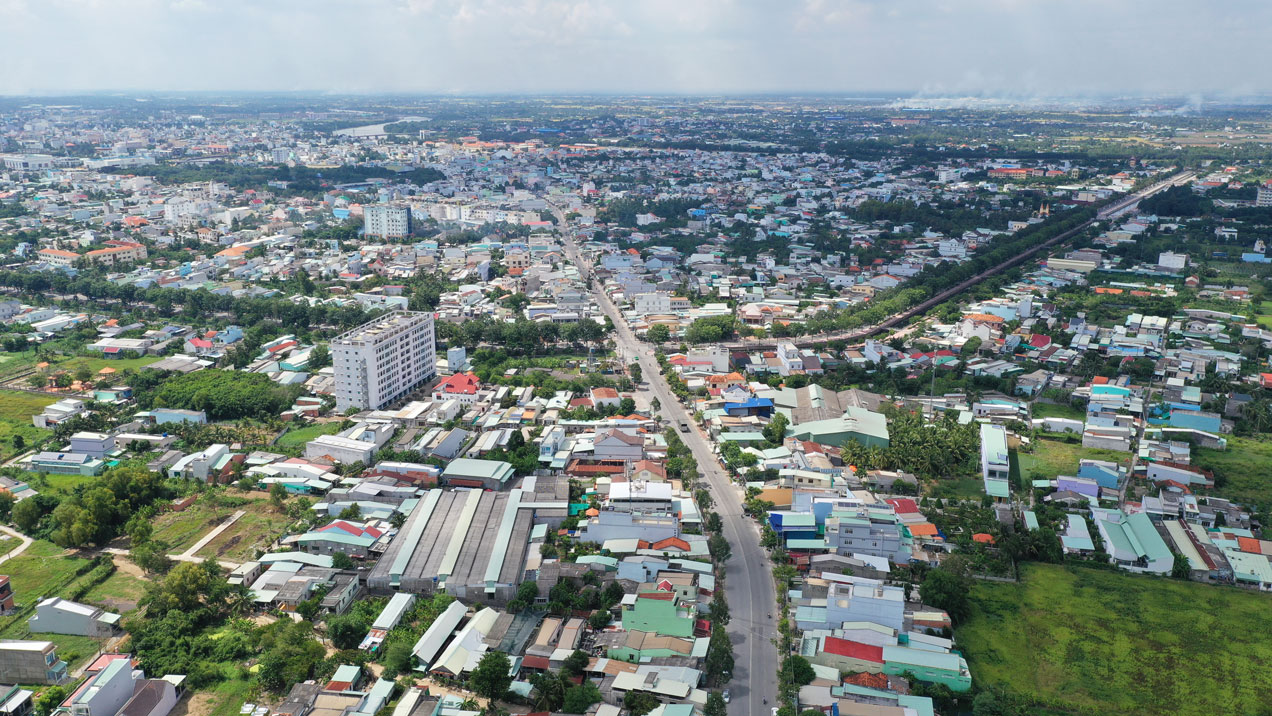 Chương trình phát triển đô thị trên địa bàn tỉnh đạt được nhiều kết quả tích cực (Trong ảnh: Một góc đô thị loại II - TP.Tân An)