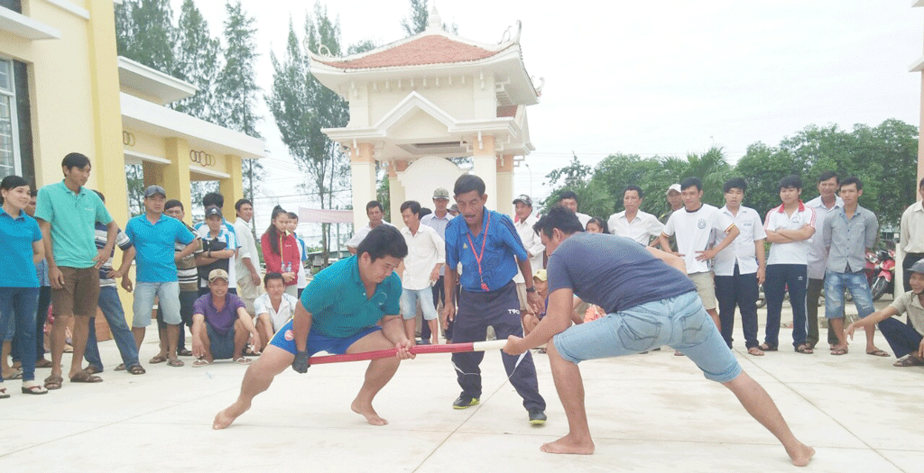 Bài 2: Chỉ phát huy được một phần công năng Hoạt động văn nghệ, thể thao hàng năm chủ yếu do chính quyền, đoàn thể tổ chức nhân các ngày lễ, tết, sự kiện chính trị, mang tính phong trào, thời vụ, thiếu hẳn các hoạt động mang tính định kỳ, tạo thói quen sinh hoạt văn hóa-thể thao trong người dân