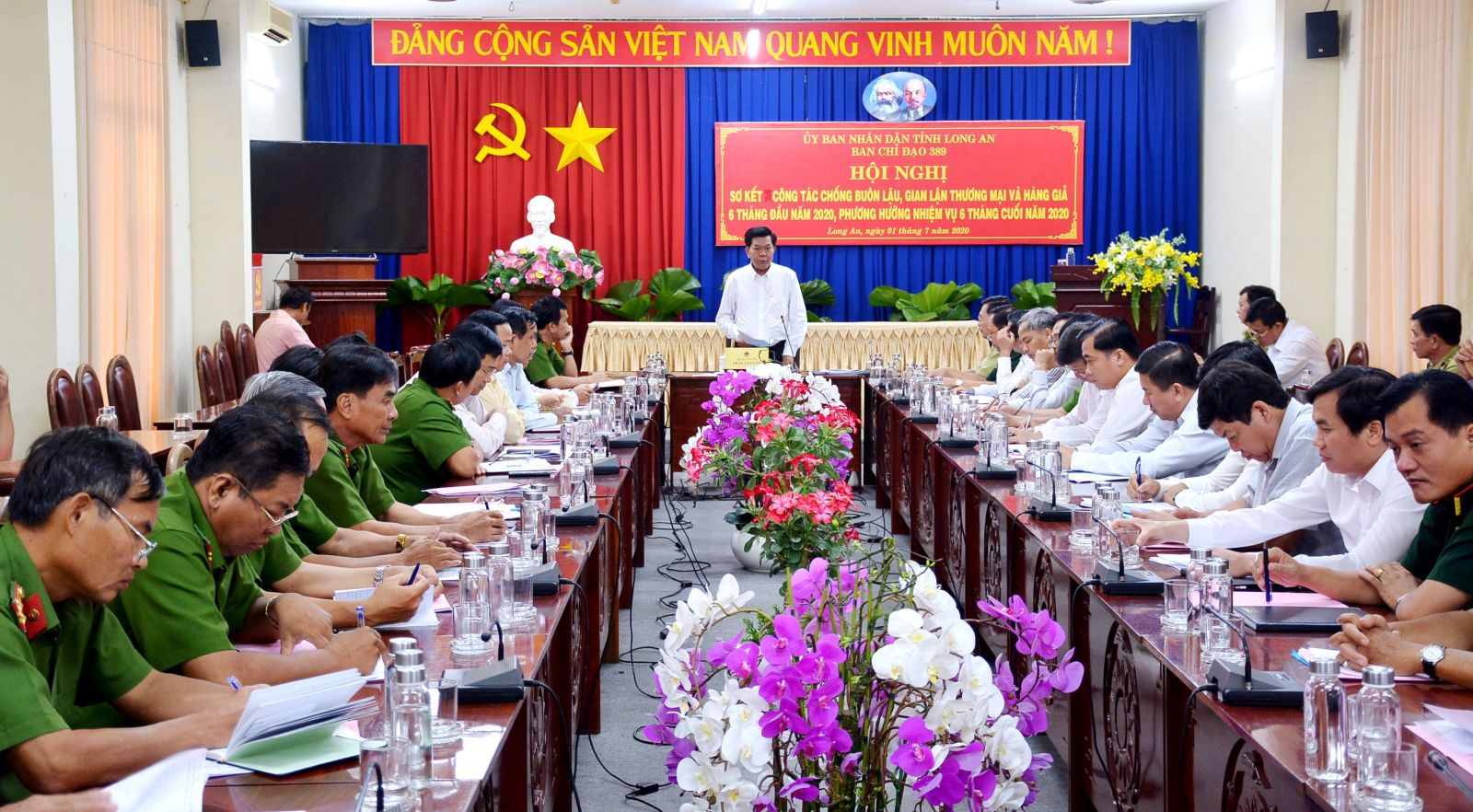 Long An: 1,563 violations of smuggling, trade fraud and fake goods found Chairman of Provincial People's Committee, Head of Provincial Steering Committee 389 - Tran Van Can chairs the conference