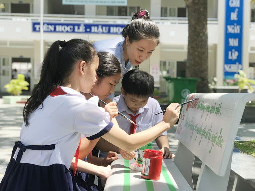 Giáo viên Tổng phụ trách đội mang đến cho học sinh nhiều bài học ý nghĩa qua hoạt động phong trào