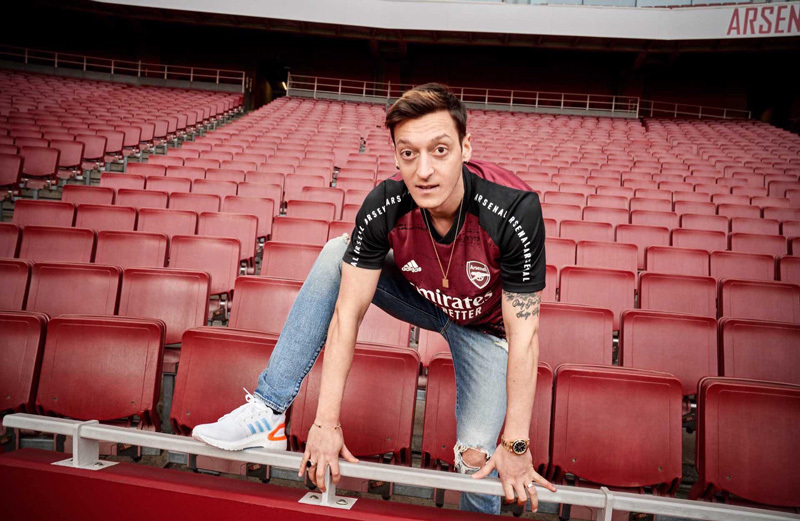 Ozil sẽ không rời sân Emirates hè này