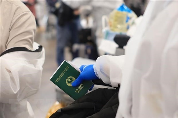 Deputy PM, FM holds phone talks with British Foreign Secretary The UK has listed Vietnam among the countries from where travelers would be exempted from quarantine regulations. (Photo: VNA)