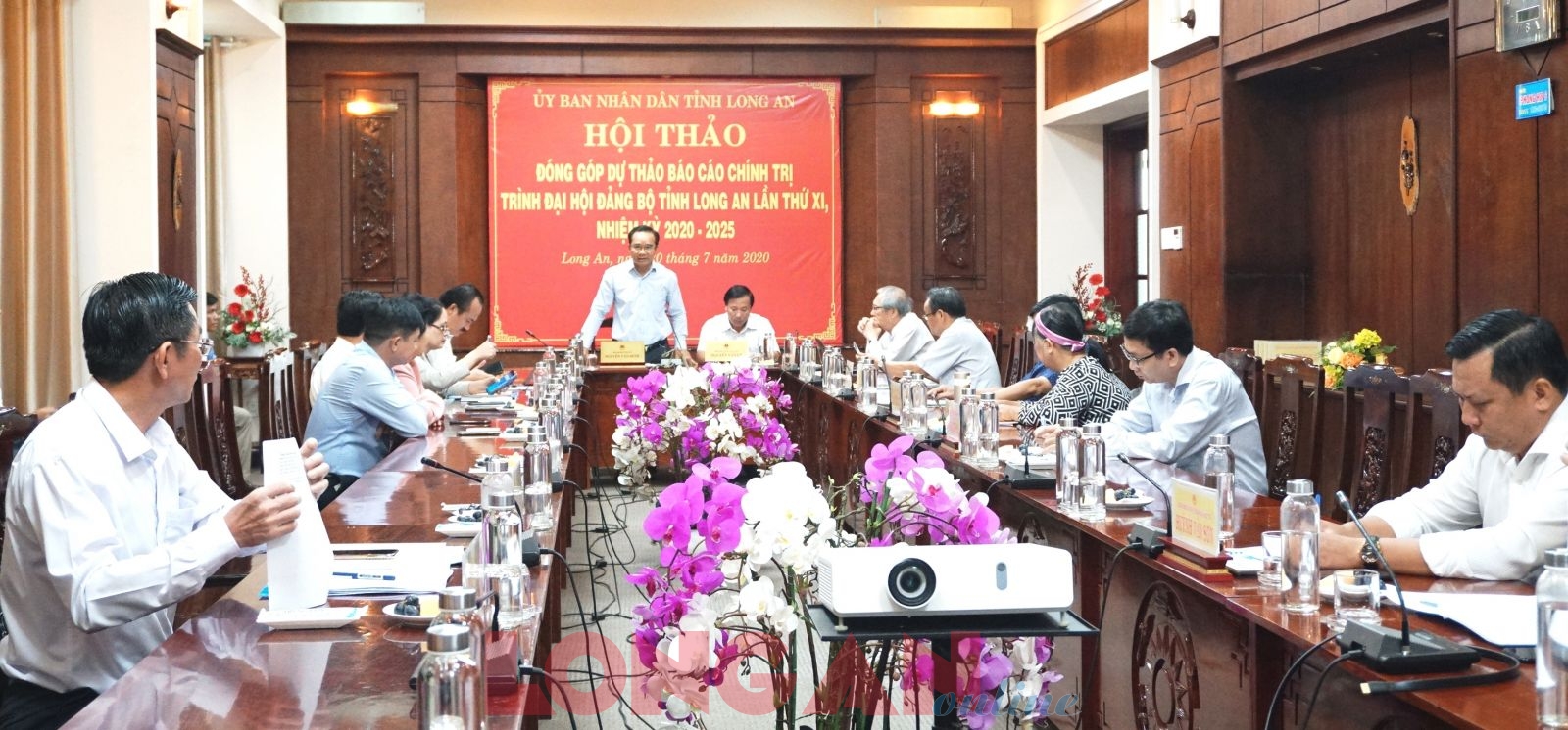 Scientists, businesses contribute to Draft Political Report of XIth Long An Party Congress Standing Deputy Secretary of the Provincial Party Committee - Nguyen Van Duoc speaks at the conference