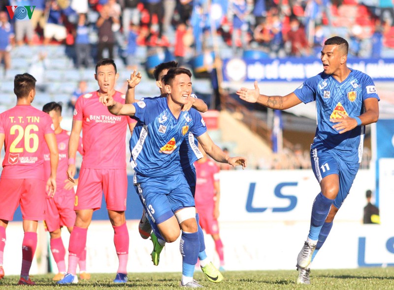 Sài Gòn FC bị Quảng Nam cầm chân, Hải Phòng đánh rơi chiến thắng