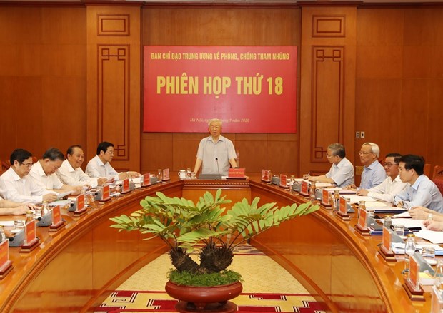 Corruption fight increasingly drastic, effective: top leader Party General Secretary and State President Nguyen Phu Trong (standing) chairs the 18th session of the Central Steering Committee for Anti-Corruption in Hanoi on July 25 (Photo: VNA)