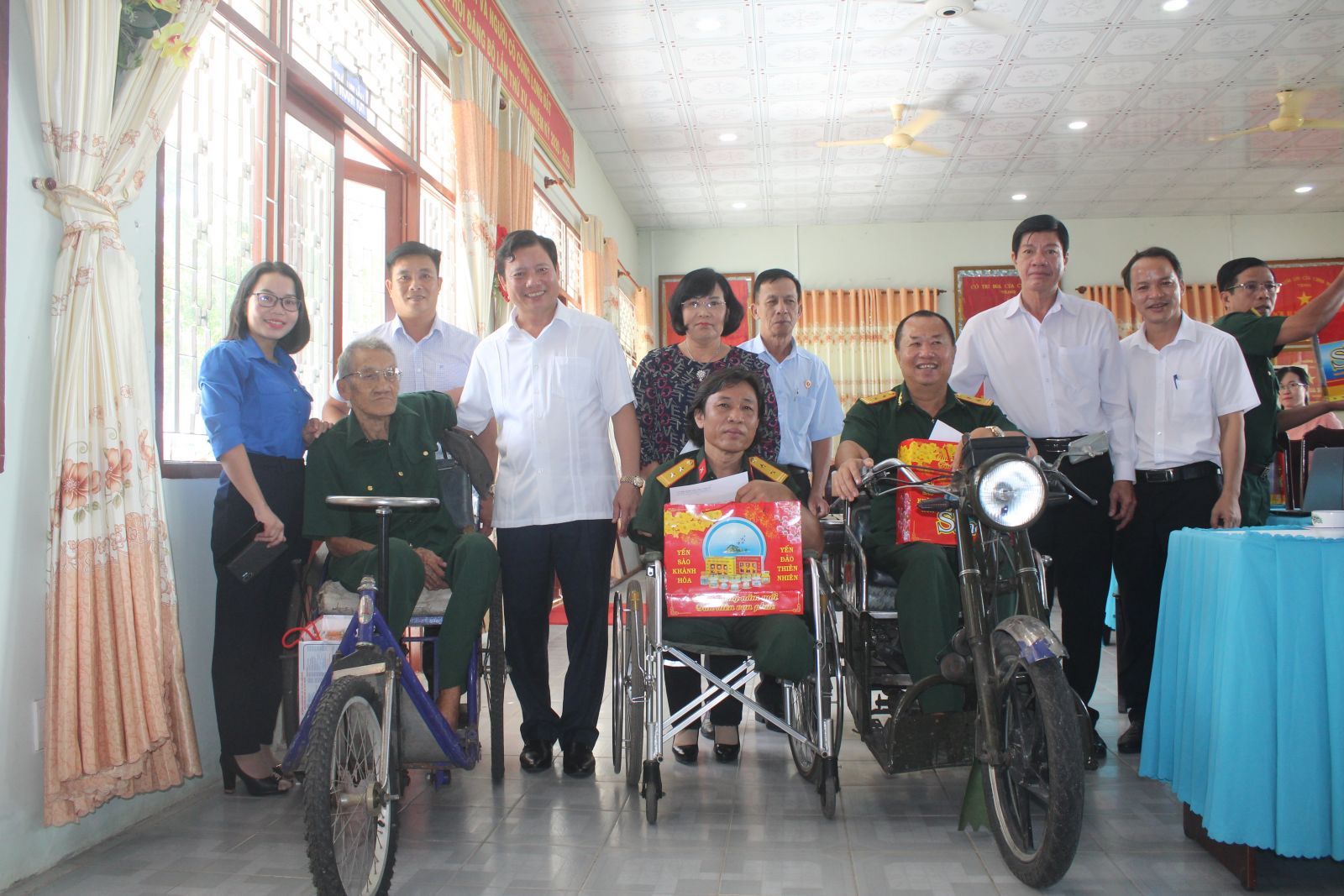 Đoàn cán bộ tỉnh thăm, tặng quà thương binh nặng quê Long An đang điều trị ở Trung tâm Điều dưỡng Thương binh và Người có công Long Đất