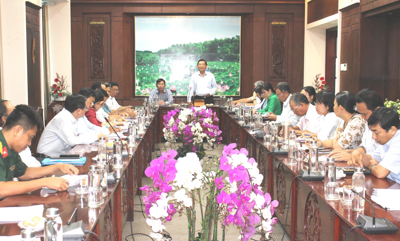 Long An: Integrated platform software sharing data at provincial level built completely Director of Department of Information and Communications of the province - Nguyen Ba Luan chaired the conference