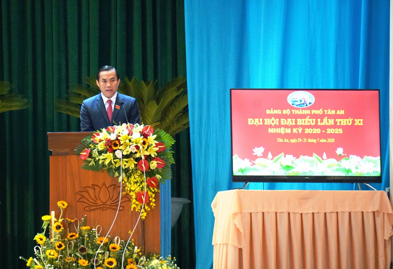 Tan An City: Criteria of grade-I city strived to basically meet by 2025 Mr. Le Cong Dinh said that the city identified 2 breakthrough programs and 3 key projects during the new term
