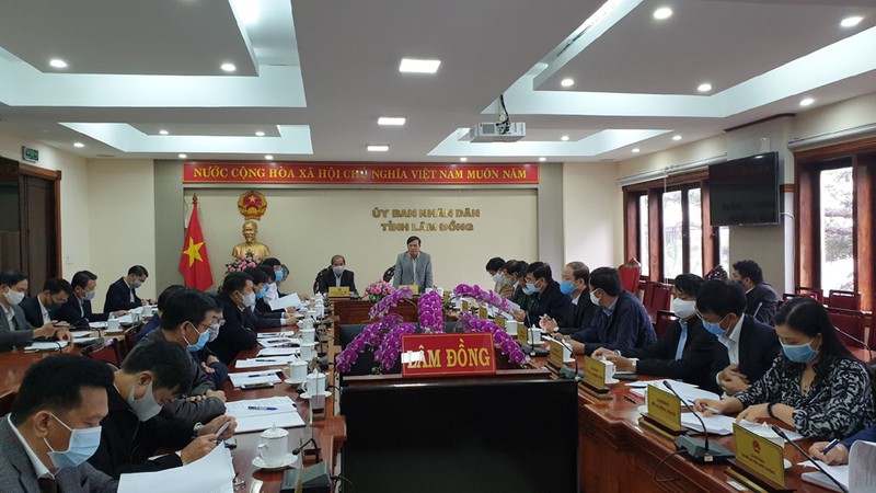 UBND tỉnh Lâm Đồng họp bàn giải pháp phòng chống dịch covid-19.