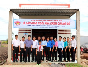 Hội đồng Đội tỉnh trao Ngôi nhà Khăn quàng đỏ tại huyện Vĩnh Hưng