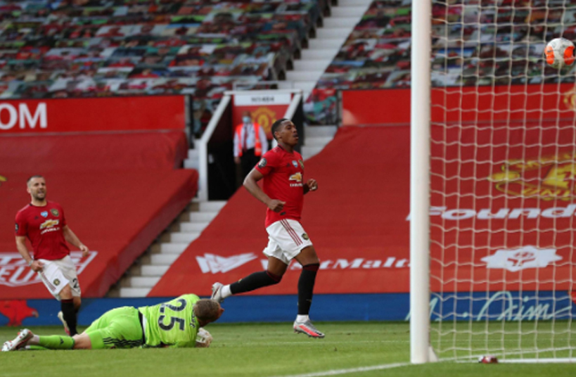 Martial: Đứng dậy sau những bê bối ngoại tình