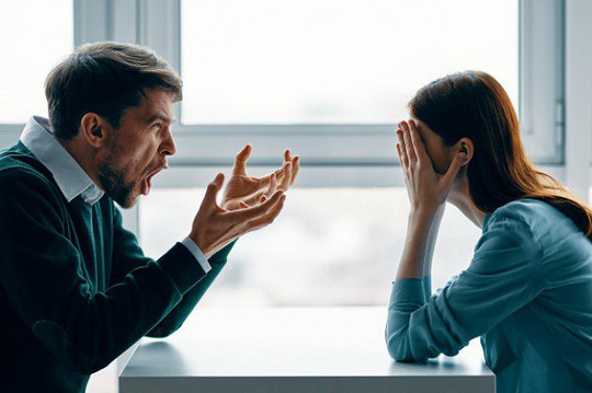 Phụ nữ có nên theo đuổi đàn ông? Ảnh minh hoạ.