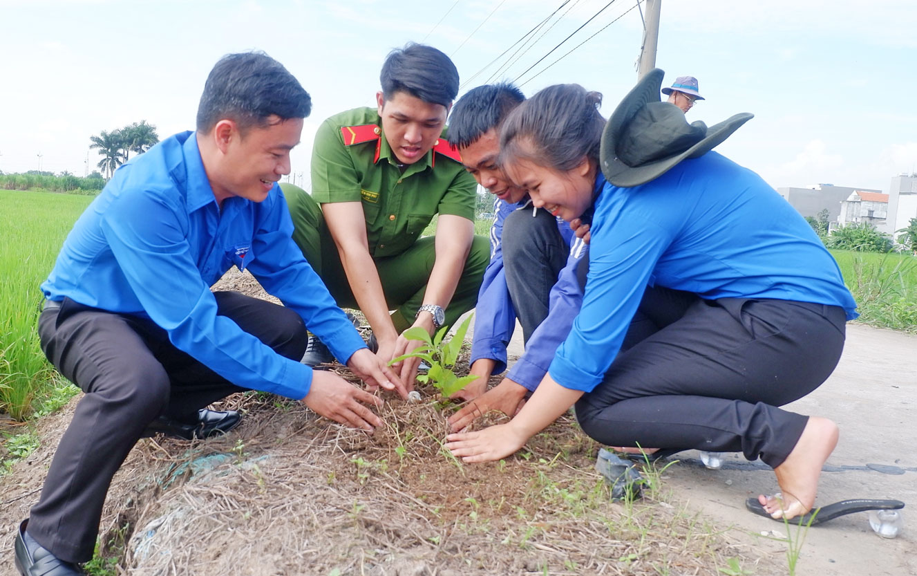 Phát huy vai trò xung kích, tình nguyện vì cộng đồng, đoàn viên, thanh niên tích cực tham gia các hoạt động bảo vệ môi trường