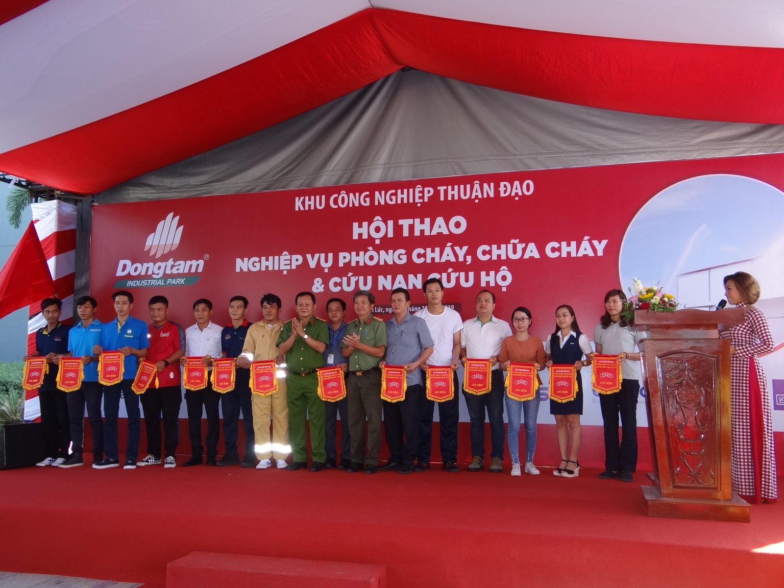 Hội thao nghiệp vụ chữa cháy trong Khu công nghiệp Thuận Đạo
