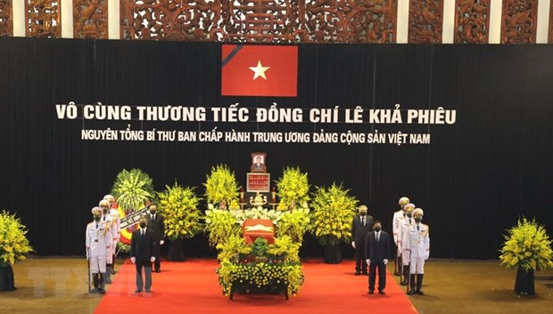 National mourning held for former Party leader Le Kha Phieu The respect-paying ceremony for former General Secretary of the Party Central Committee Le Kha Phieu at the National Funeral Hall in Hanoi (Photo: VNA)