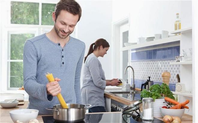 Giãn cách xã hội đem lại 6 lợi ích bất ngờ cho các đôi yêu nhau
