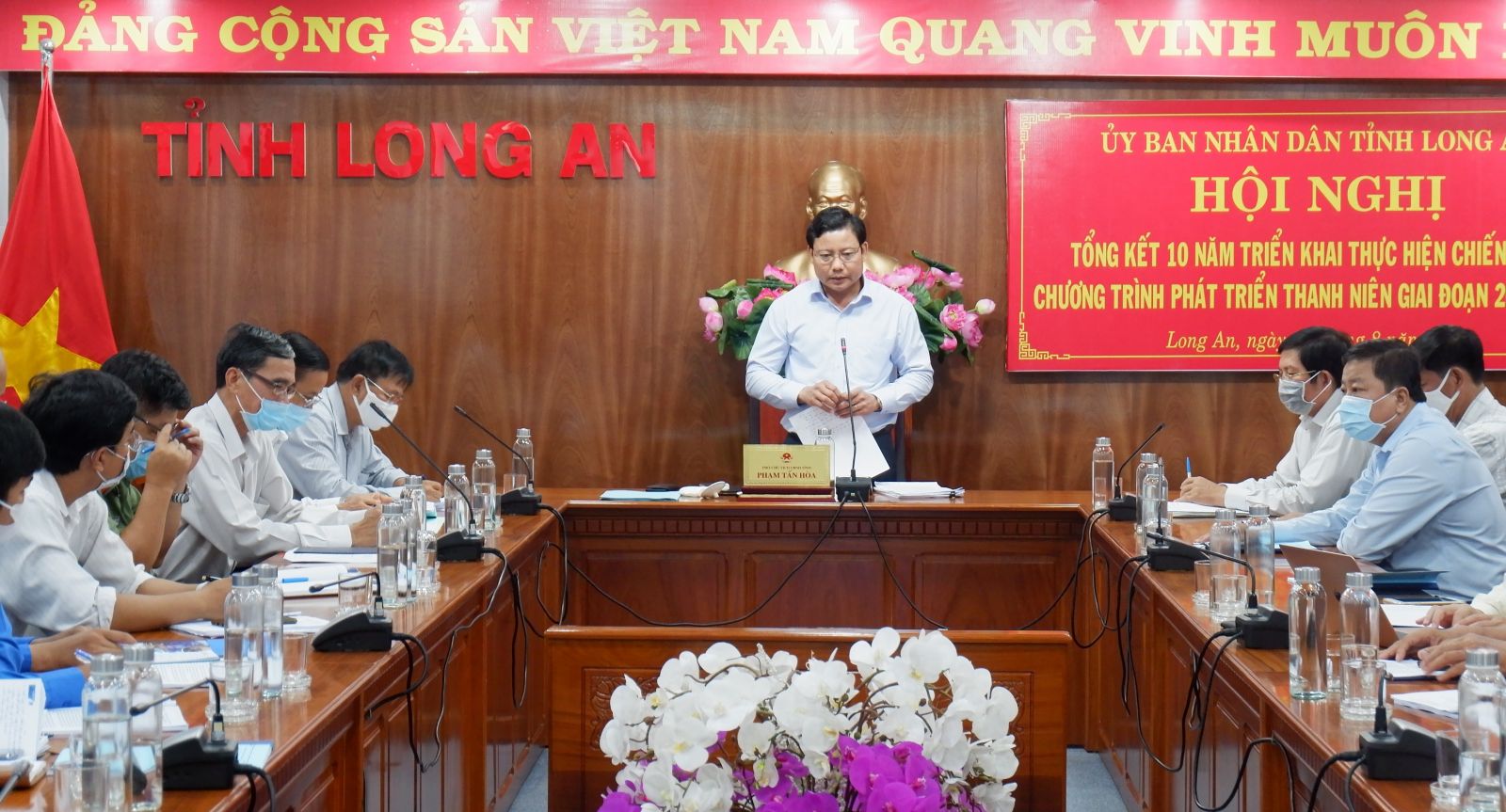Long An: Strategy and Program for Youth Development achieved many outstanding results after 10 years Vice Chairman of the Provincial People's Committee - Pham Tan Hoa speaks at the conference