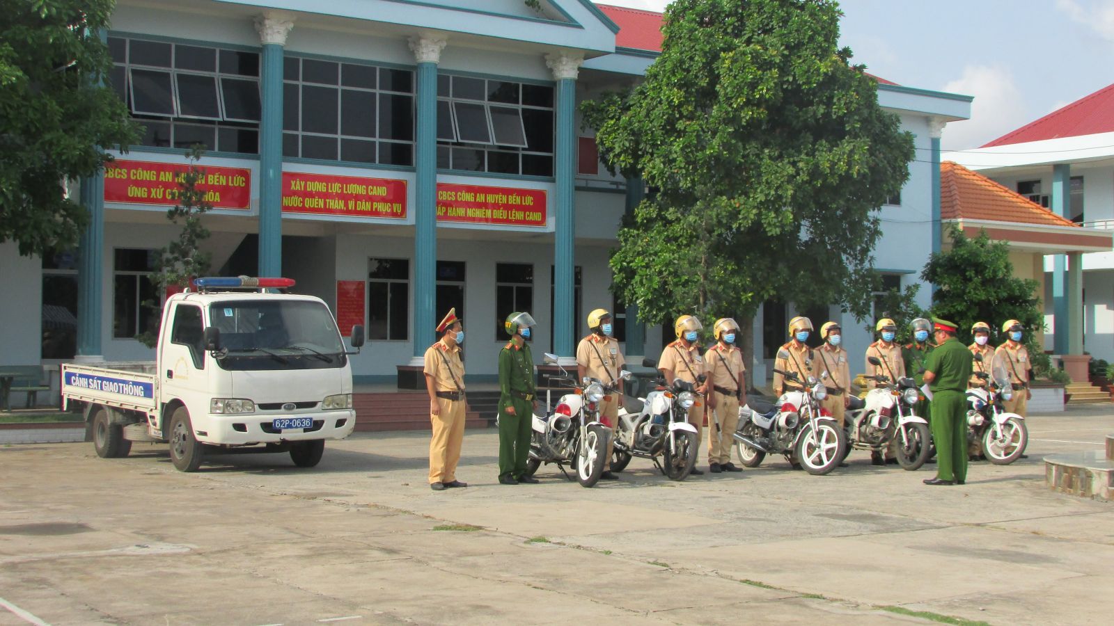 Không ngừng xây dựng phong cách người Công an nhân dân bản lĩnh, nhân văn, vì nhân dân phục vụ