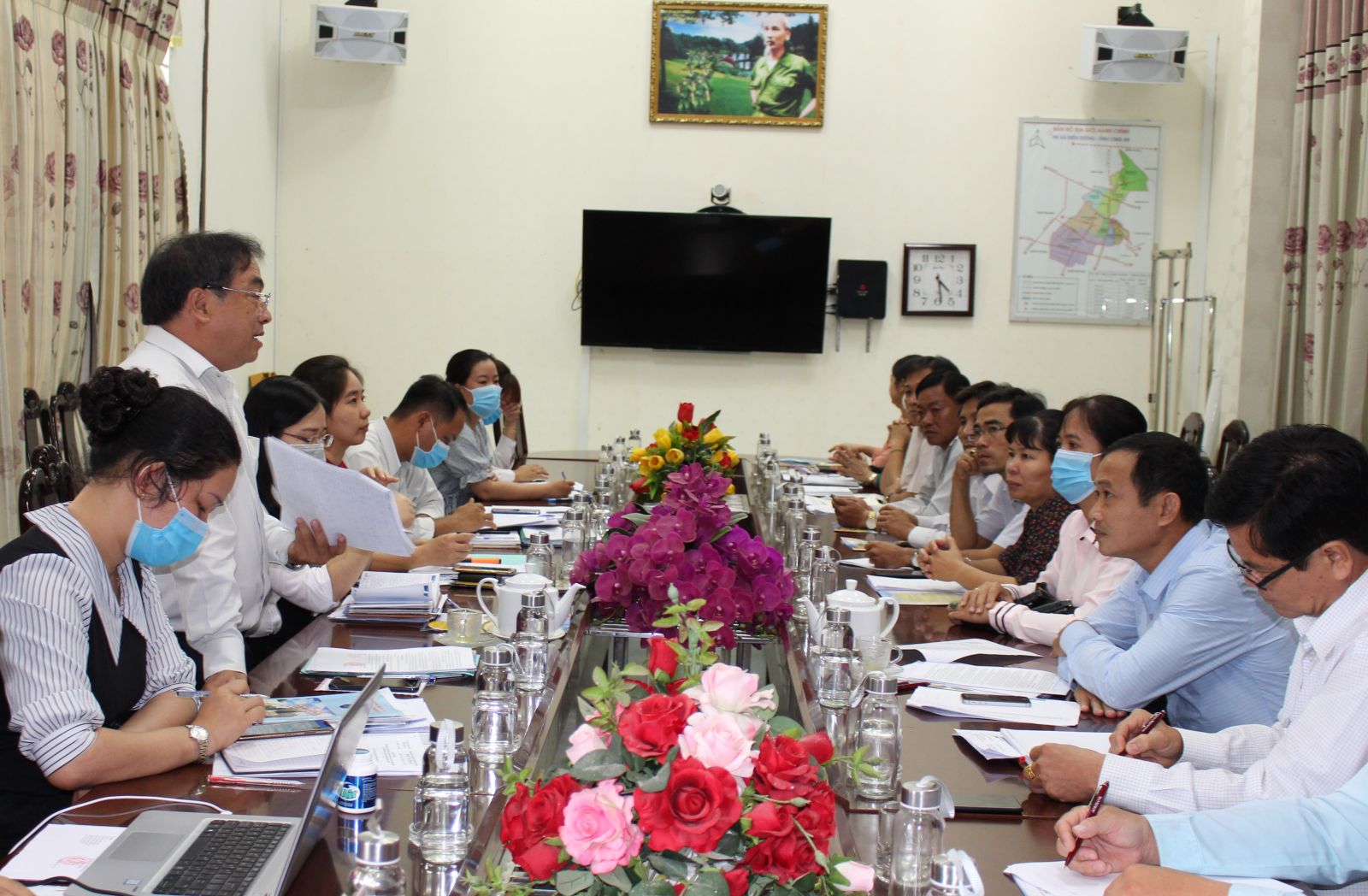 Strenghtening reception and return of dossier results via public postal services The meeting between the provincial interdisciplinary inspection delegation and Kien Tuong town People's Committee
