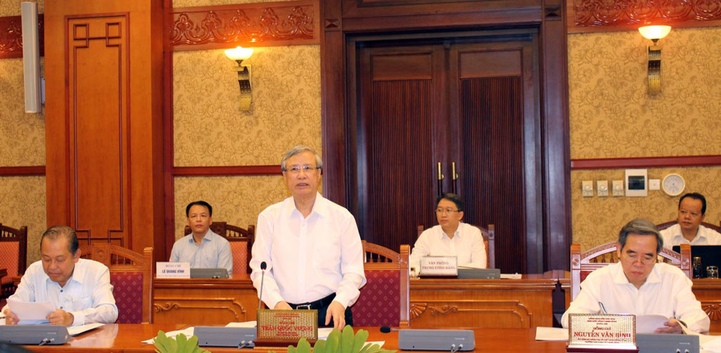 Member of the Politburo, Standing Committee of the Party Central Secretariat - Tran Quoc Vuong chairs the working session with the Standing Committee of Long An Party Committee on commenting the draft document of the XIth provincial Party Congress, term 2020 – 2025