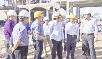 Former State President - Truong Tan Sang inspects construction progress of Thien Ho Duong High School