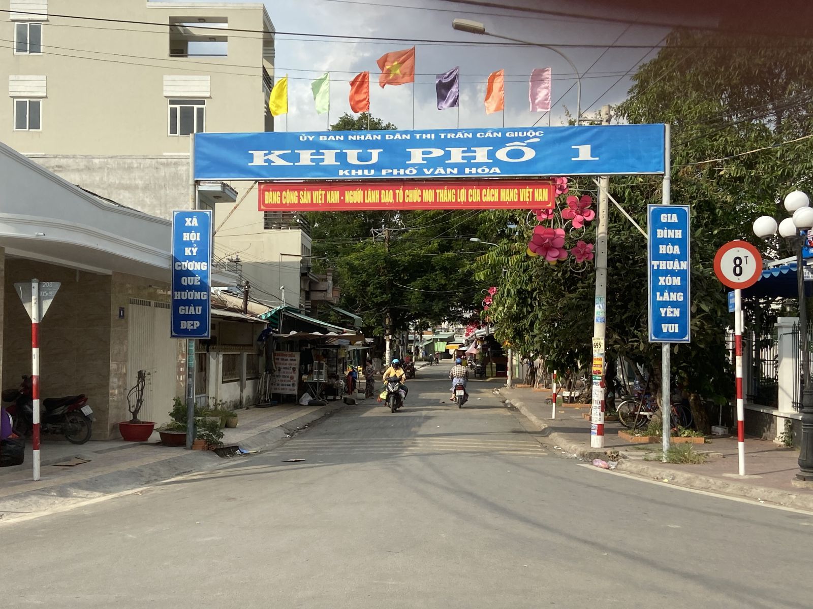 Kiên quyết đấu tranh với tội phạm, ổn định địa bàn Chuyển hóa địa bàn thị trấn Cần Giuộc không có điểm nóng tệ nạn, góp phần bảo đảm an ninh, trật tự địa phương