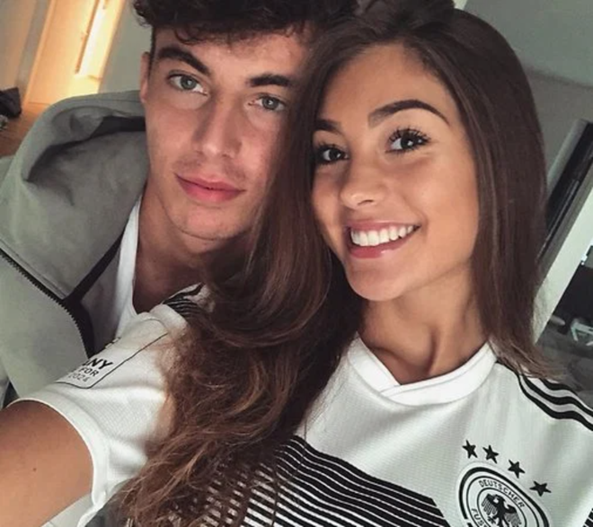 Kai Havertz và bạn gái Sophia Weber vui nhộn theo phong cách Harry Potter. Chụp màn hình trang cá nhân