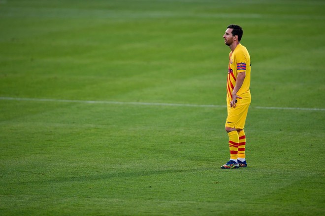 Messi được cho là vẫn nhắm đến một đội bóng khác sau khi miễn cưỡng ở lại Barcelona. AFP