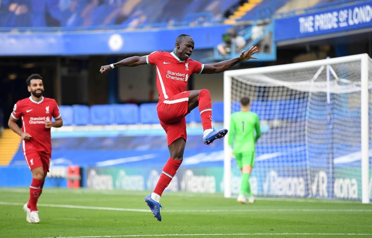 Kết quả Premier League: Liverpool hạ Chelsea, Leicester chiếm ngôi đầu