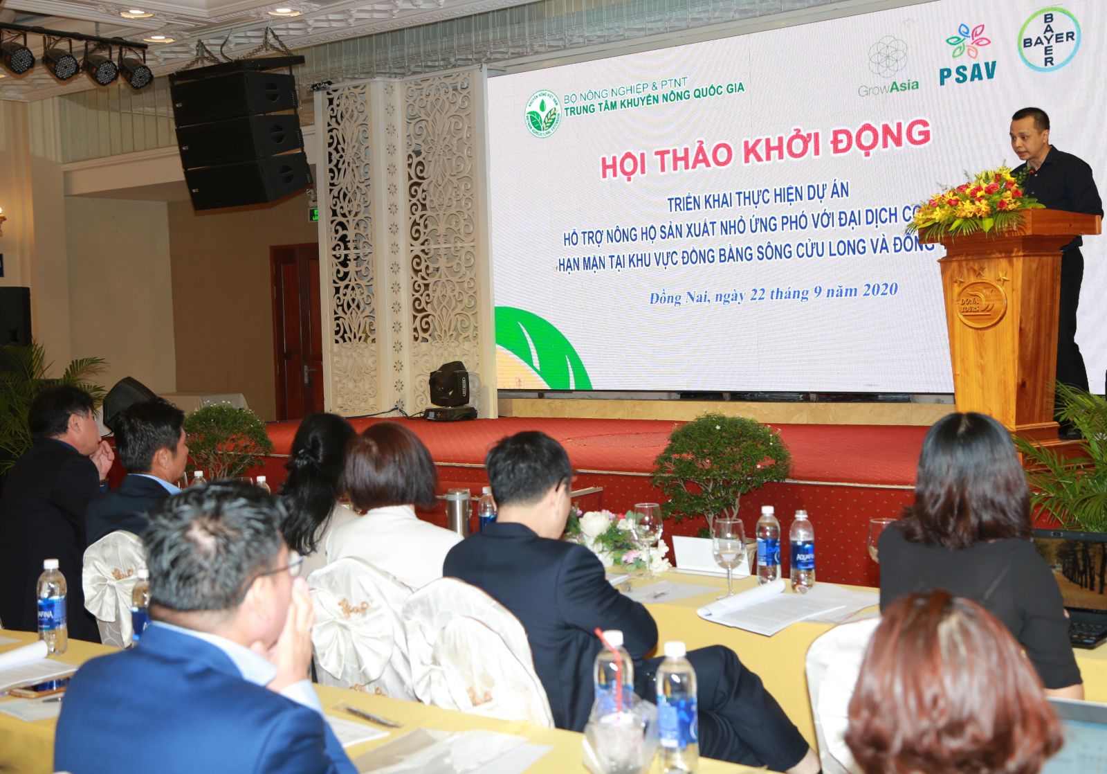 Ông Nguyễn Chí Hiếu, đại diện Tổ chức Tăng trưởng châu Á (Grow Asia) cam kết hỗ trợ nông dân Việt Nam khắc phục khó khăn sau hạn mặn và tác động của COVID-19