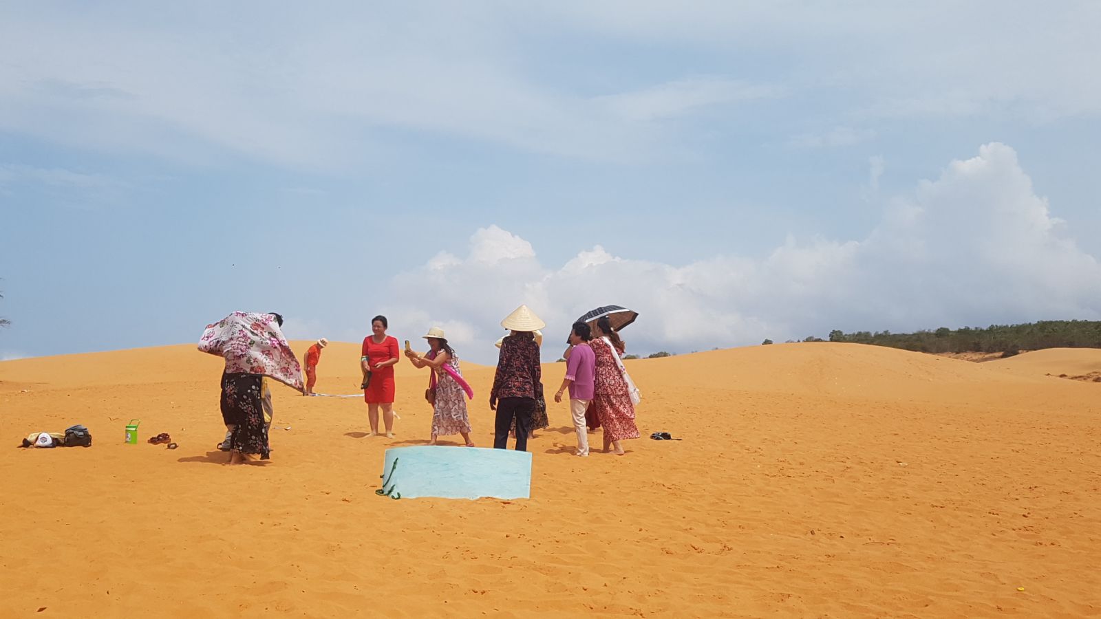 Đồi cát bay - Sa mạc giữa lòng thành phố biển