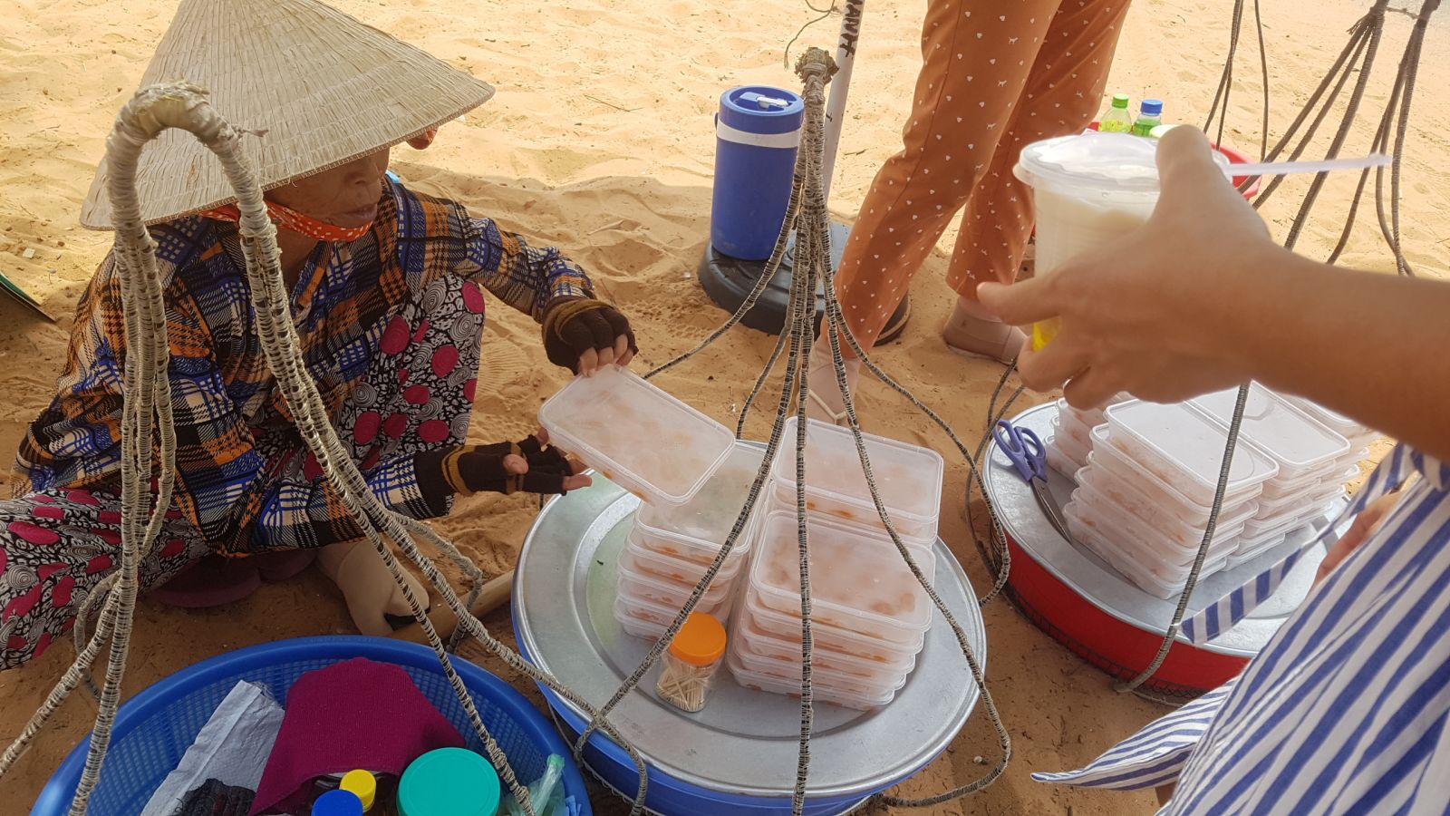 Đồi cát bay - Sa mạc giữa lòng thành phố biển