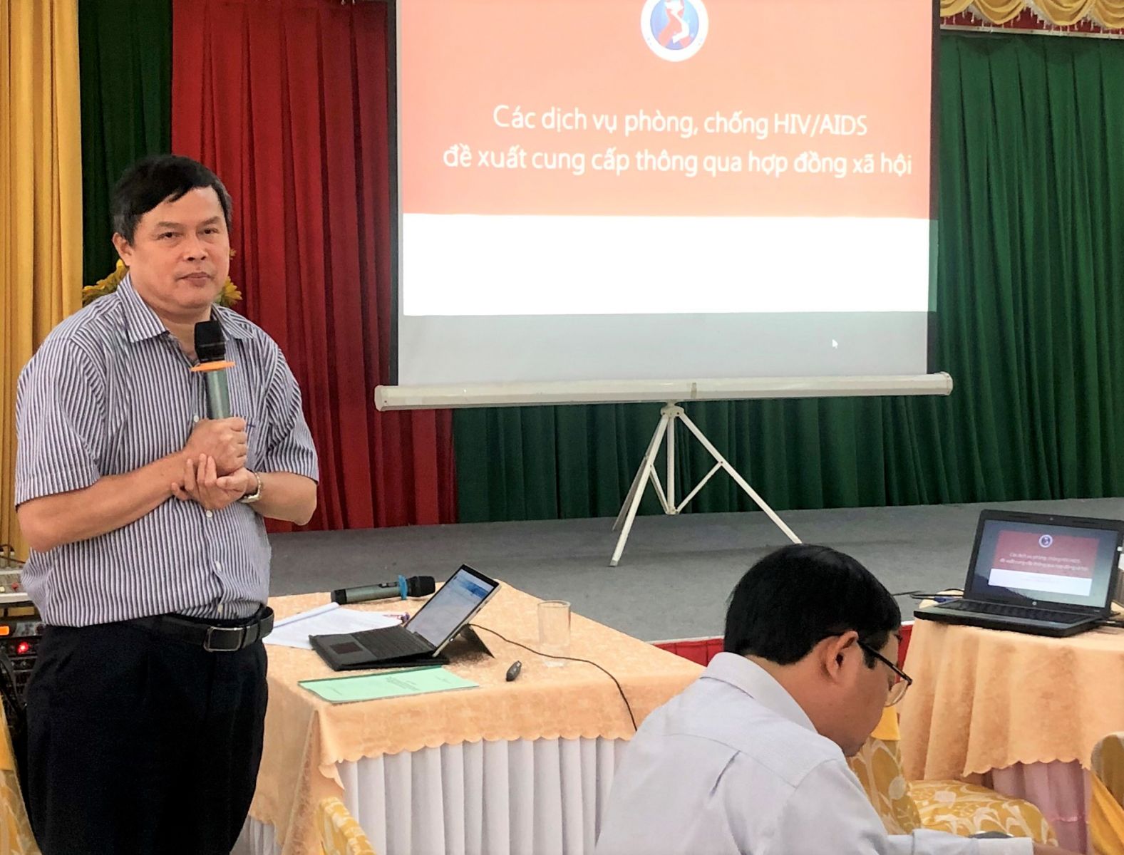 Hội thảo tham vấn lộ trình đặt hàng dịch vụ phòng, chống HIV/AIDS đối với tổ chức xã hội