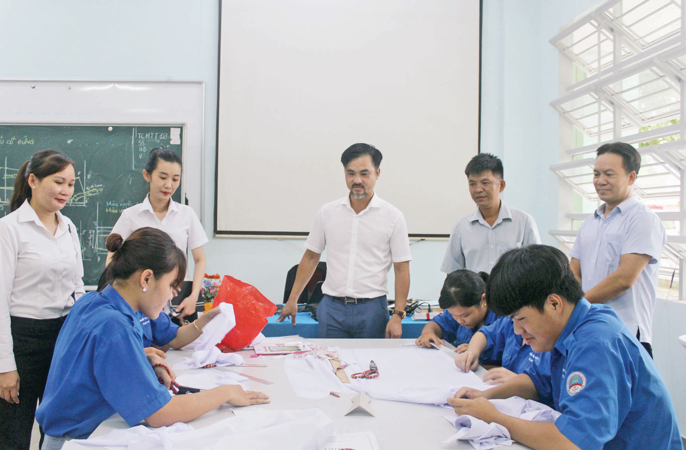 “Trái ngọt” từ sự thay đổi Doanh nghiệp tham quan Trường Cao đẳng Long An