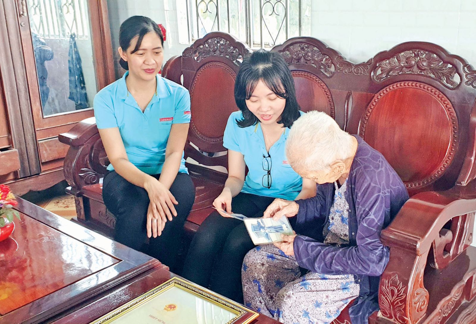Đoàn cơ sở Agribank quan tâm tổ chức các hoạt động thăm hỏi, phụng dưỡng Mẹ Việt Nam Anh hùng ở huyện Châu Thành hàng quí và những ngày lễ lớn