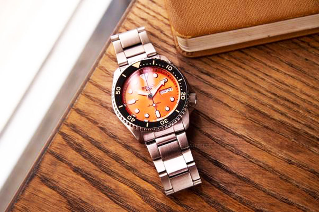 Huyền thoại đồng hồ Seiko 5 giá bao nhiêu ở thời điểm hiện tại?