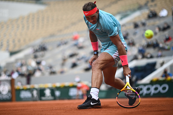 Nadal tỏ ra không thoải mái khi dự Roland Garros trong điều kiện đặc biệt, nhưng anh phải chấp nhận thực tế - Ảnh: Getty Images