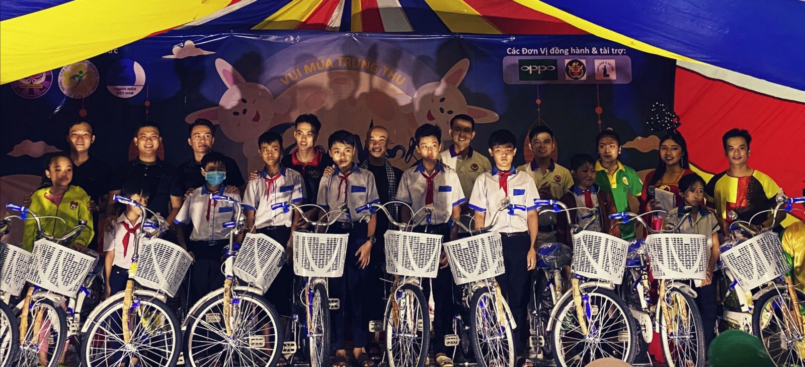 Tặng xe đạp cho học sinh khó khăn tại Tân Thành