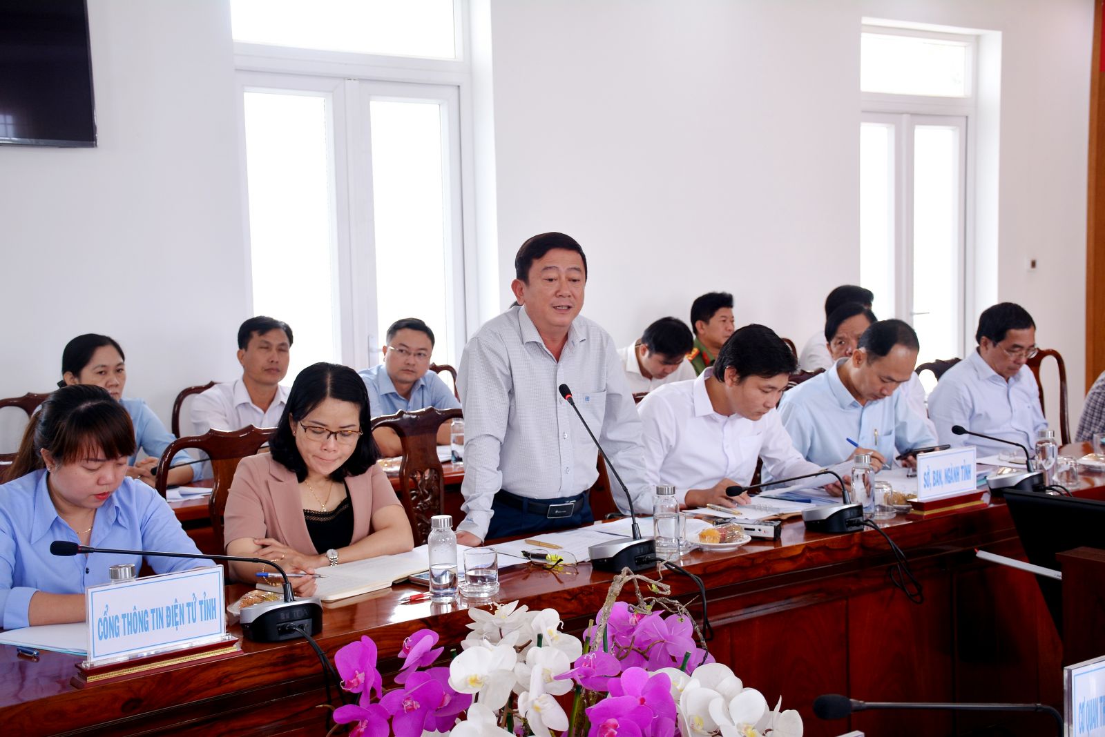 Press conference for the XIth Congress of Long An Party Committee, term 2020-2025 Agency representatives respond to reporters at the press conference