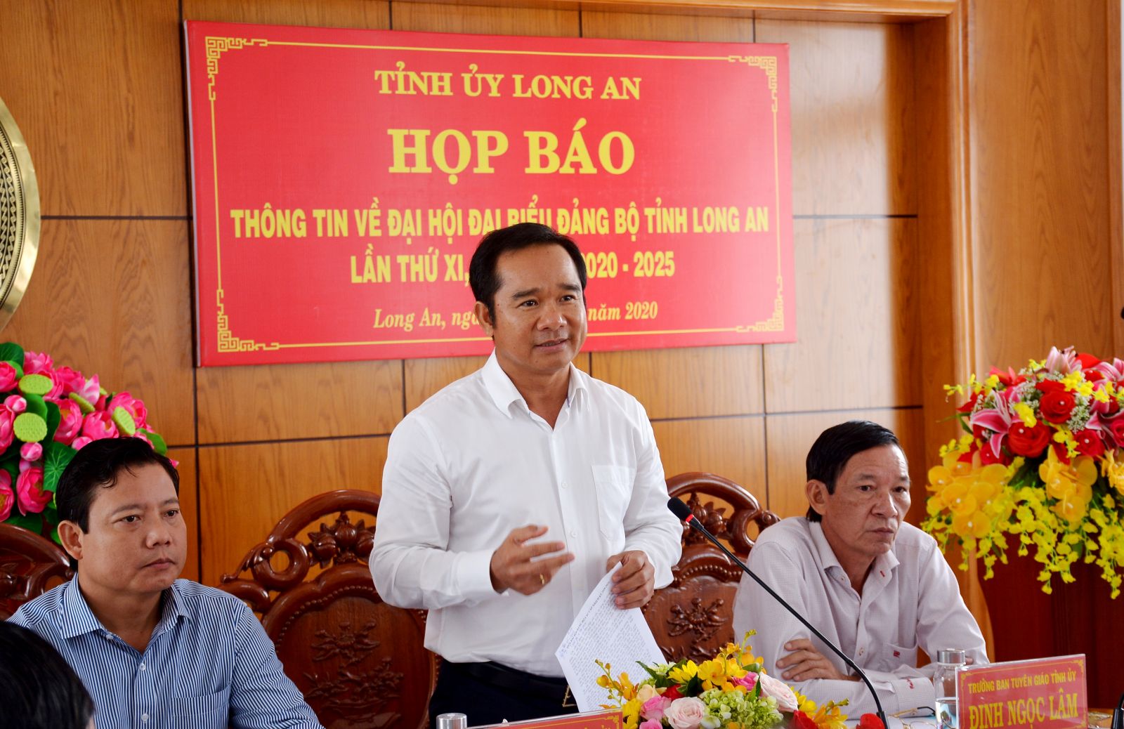 Press conference for the XIth Congress of Long An Party Committee, term 2020-2025 Standing Deputy Secretary of the Provincial Party Committee - Nguyen Van Duoc speaks at the press conference