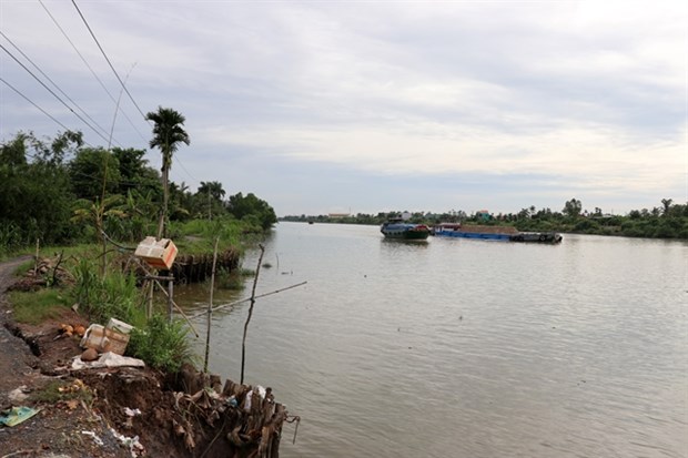 Mekong Delta province faces worsening river, canal erosion Mekong Delta province faces worsening river, canal erosion (Photo: VNA)