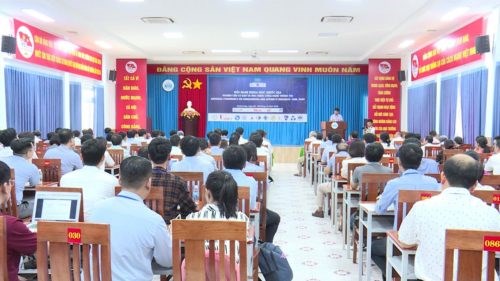 At the consultations (Photo: ktv.org.vn)