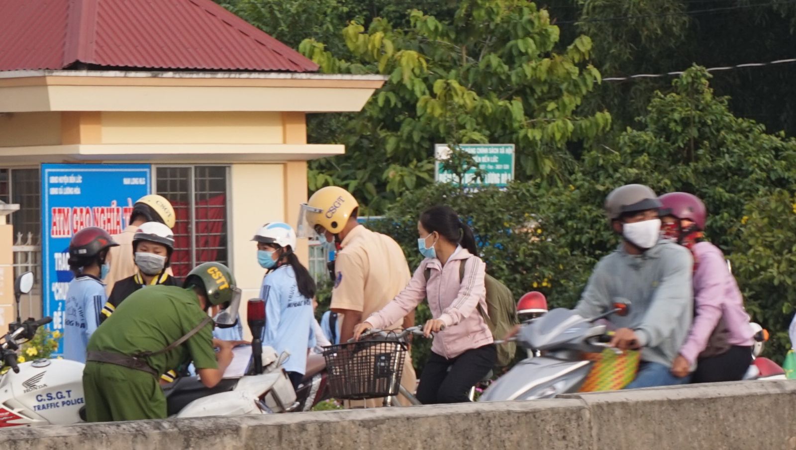 Cảnh sát giao thông tăng cường tuần tra, xử lý vi phạm trật tự, an toàn giao thông