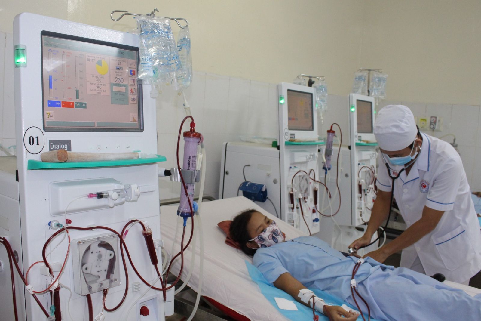 Bảo vệ, chăm sóc và nâng cao sức khỏe nhân dân Việc triển khai các dịch vụ y tế hiện đại góp phần nâng cao chất lượng khám, chữa bệnh cho nhân dân trong tình hình mới