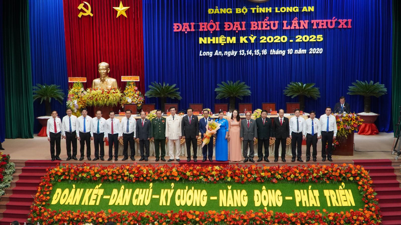 Bế mạc Đại hội đại biểu Đảng bộ tỉnh Long An lần thứ XI