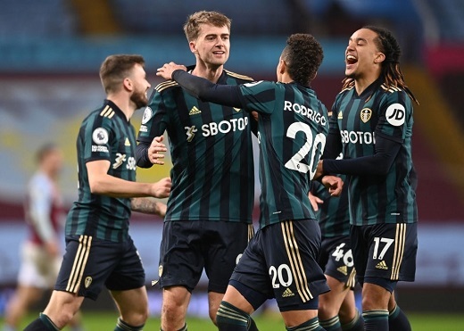 Leeds United thắng đậm chủ nhà Aston Villa