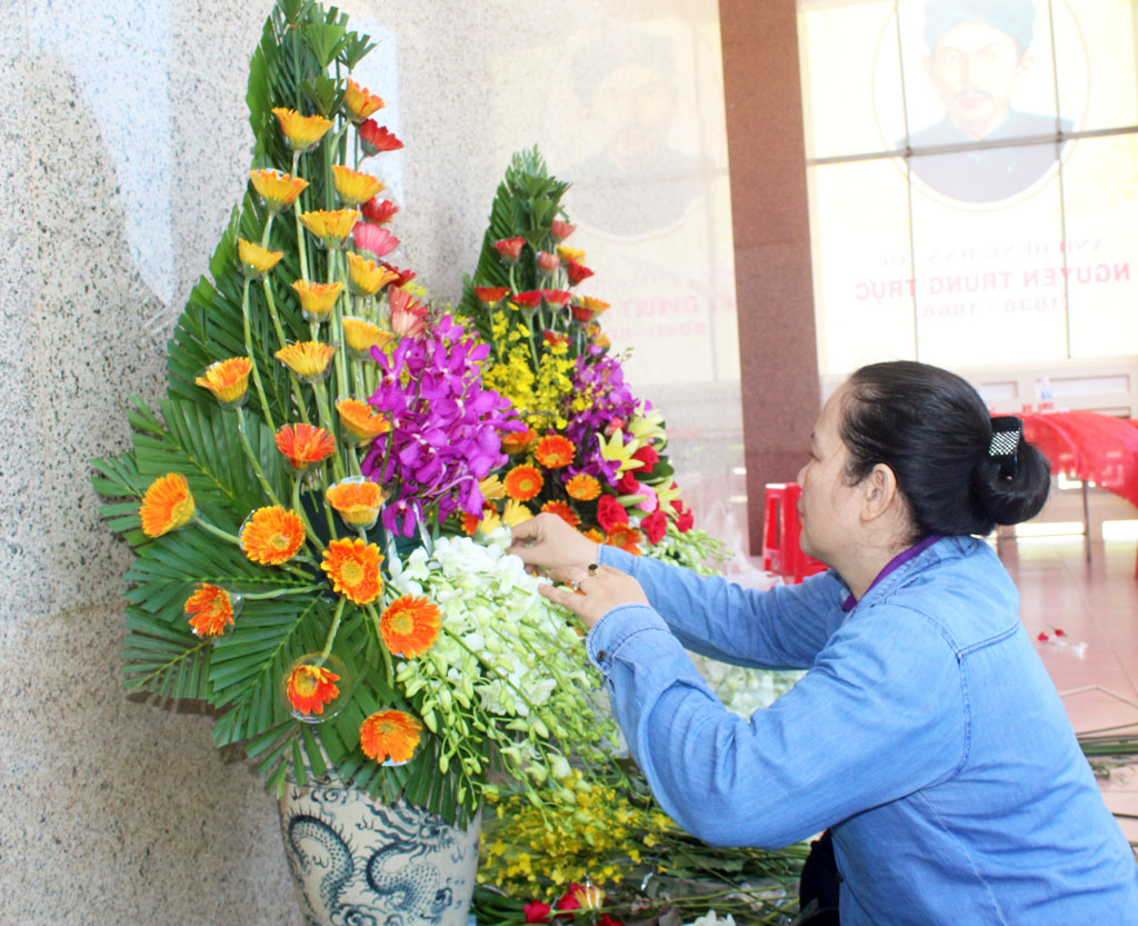 Joining hands to prepare the death anniversary of National Hero Nguyen Trung Truc
