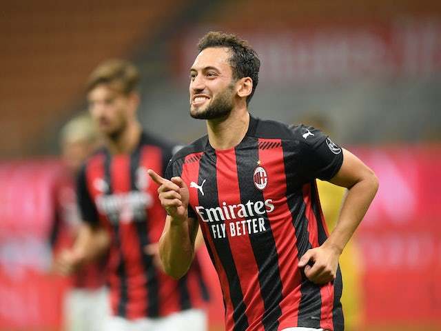 MU sẵn sàng trả gấp đôi những gì Milan đề nghị để cám dỗ Haka Calhanoglu