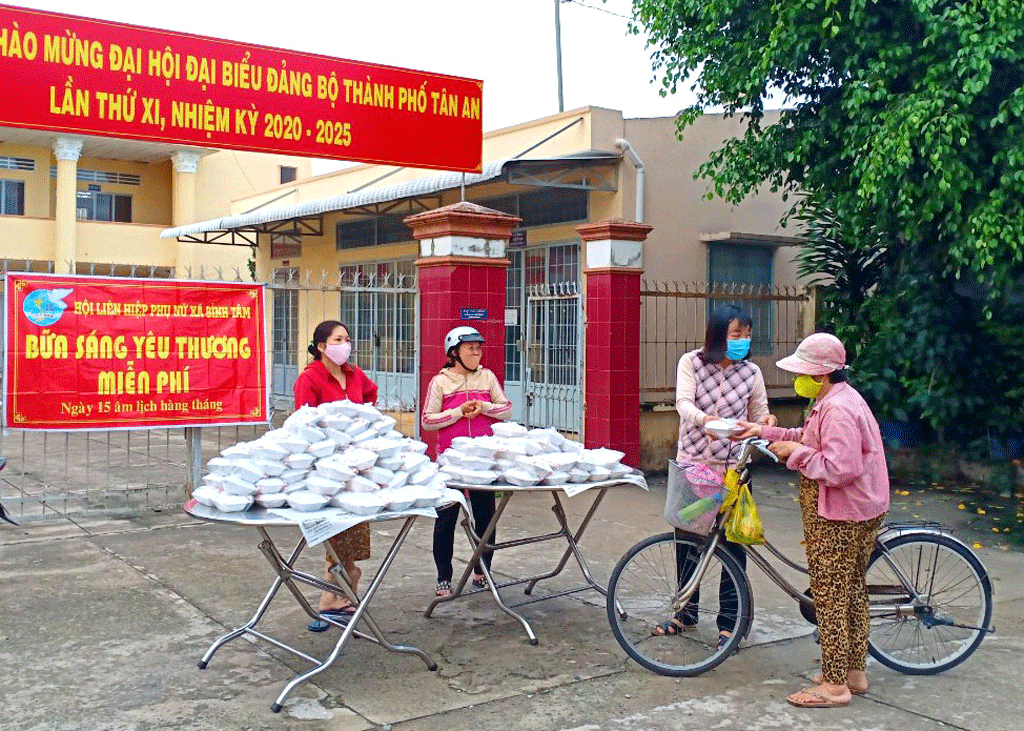 Mô hình “Bữa sáng yêu thương” giúp người dân có hoàn cảnh khó khăn cảm nhận được sự quan tâm, chia sẻ của cộng đồng và xã hội