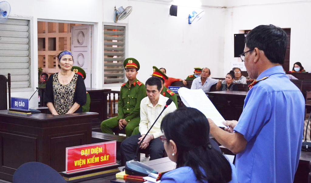Tòa án đã không chấp nhận kháng cáo của bị cáo Nguyễn Thị Lê và Nguyễn Văn Xem
